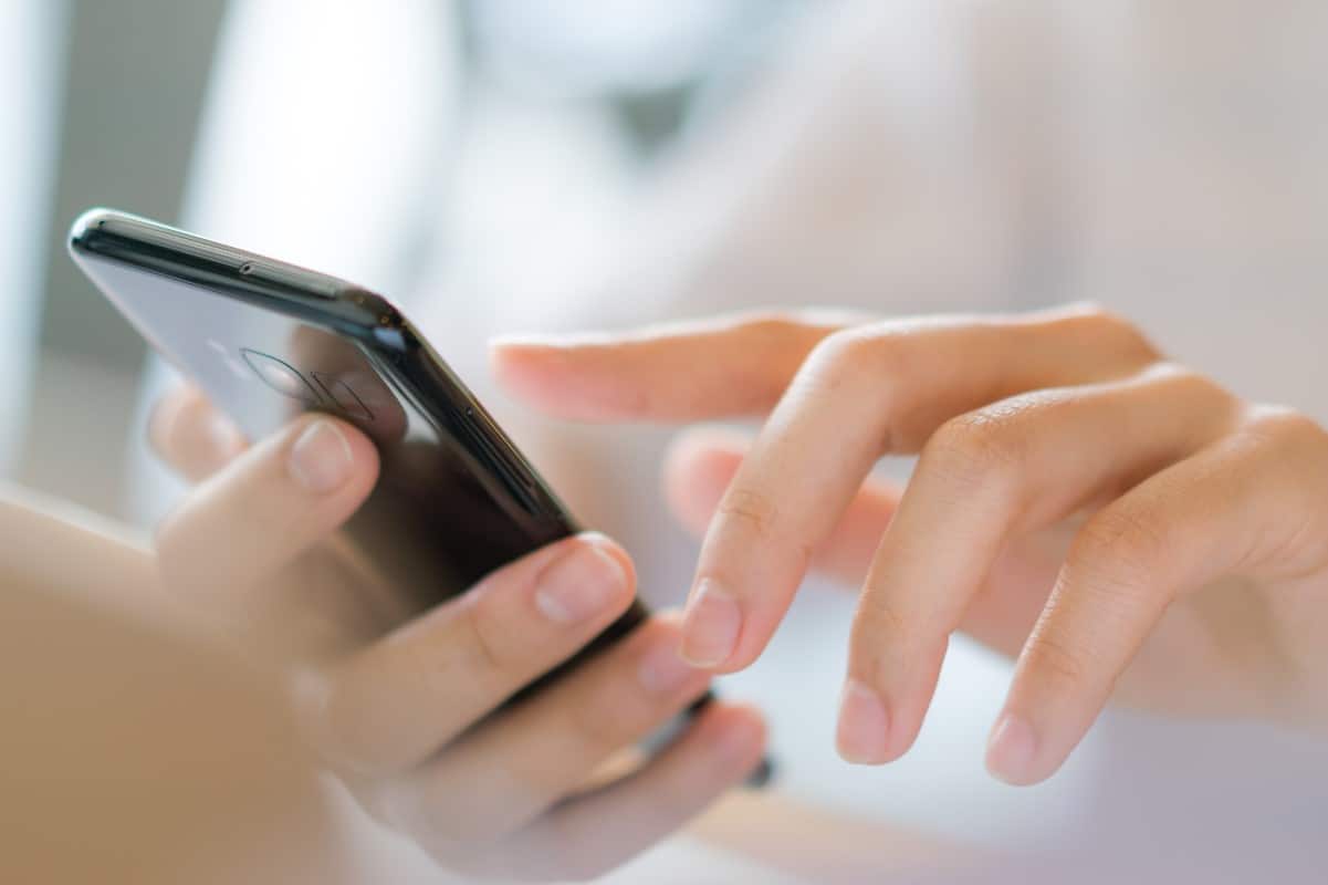 Kto i jak może wziąć telefon na firmę w ramach kosztów JDG? Odpowiedzi na najczęstsze pytania